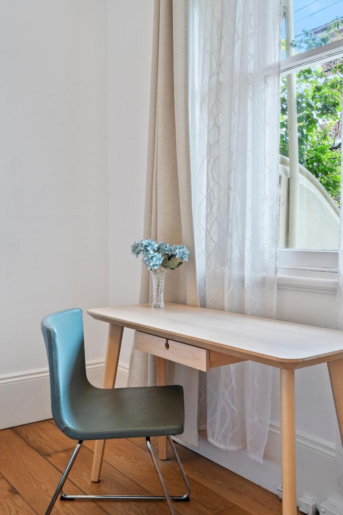 21f Stylish & Elegant 5-br Townhouse